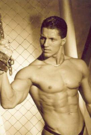 chippendale-fiu-zsolt